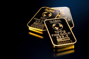 黄金与美元走势通常呈什么关系？