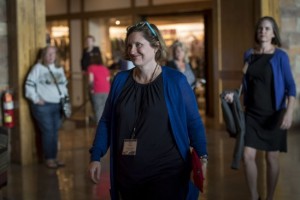 费城联储行长：预计2026年晚些时候将小幅降息