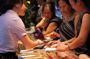 经济繁荣期黄金配置比例如何？