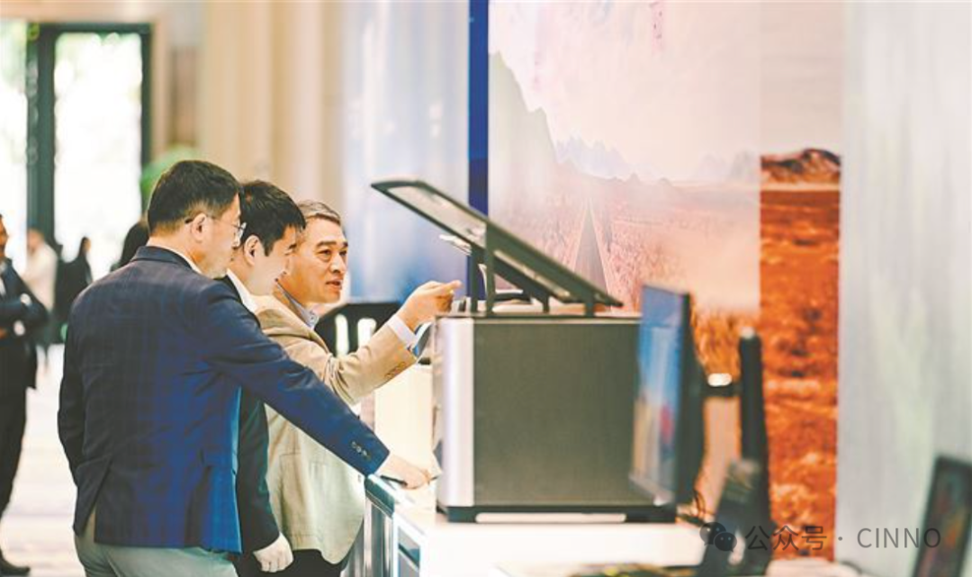 天马微电子联合火炬高新区共建半导体显示产业孵化器