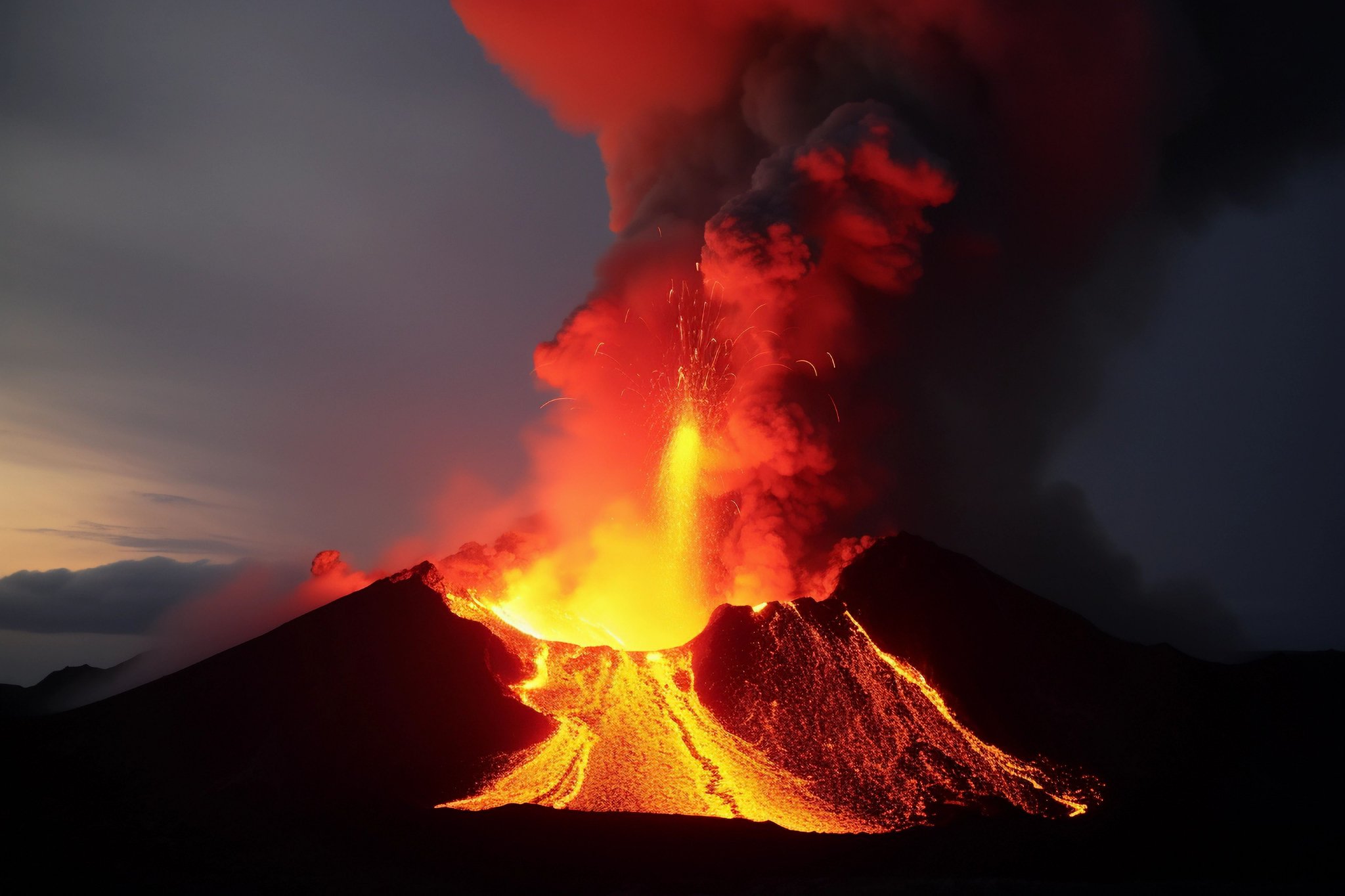 财说丨营收利润双增难掩隐忧	，天山铝业高估值下的周期困惑