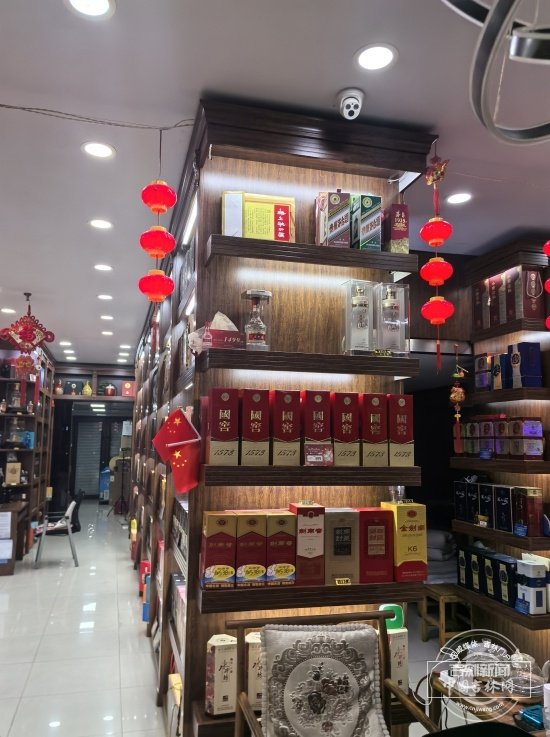 茅台不再“飞天”跌破1499元 商家：卖一瓶赔一瓶