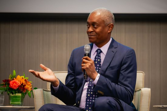 美联储博斯蒂克:倾向12月按兵不动 通胀风险更为紧迫