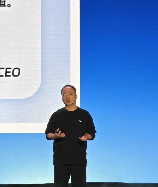 钉钉CEO陈航：做创新是很痛苦的事情，团队内部会碰到很大的阻力	，每个人都会问为什么要这样