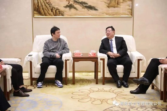 王思聪	，名下资产被法拍，“估值-166万元，起拍价10.75万元”！相关公司曾红极一时 后被曝出大规模裁员关店