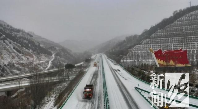 上海飞西安延误了5小时，突降暴雪，航班大面积延误！大批人被困机场
