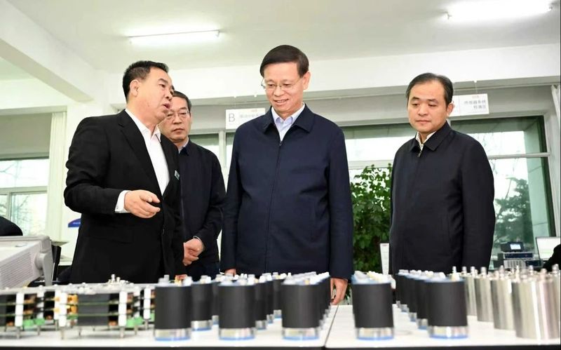 辽宁省委书记许昆林，主动与企业家加微信