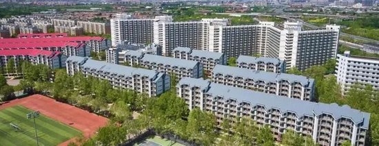 清华大学	，自筹6.7亿元改造学生宿舍