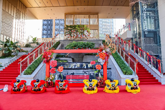 交付看远洋 | 近百户业主自发送锦旗	，深圳远洋天祺700套精装住宅高品质交付