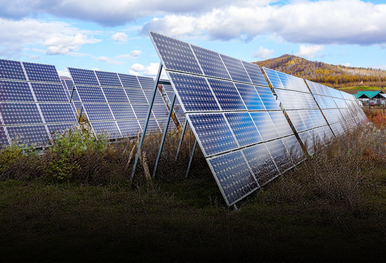 价格触底	，长夜未尽：光伏产业在过剩与希望之间跋涉
