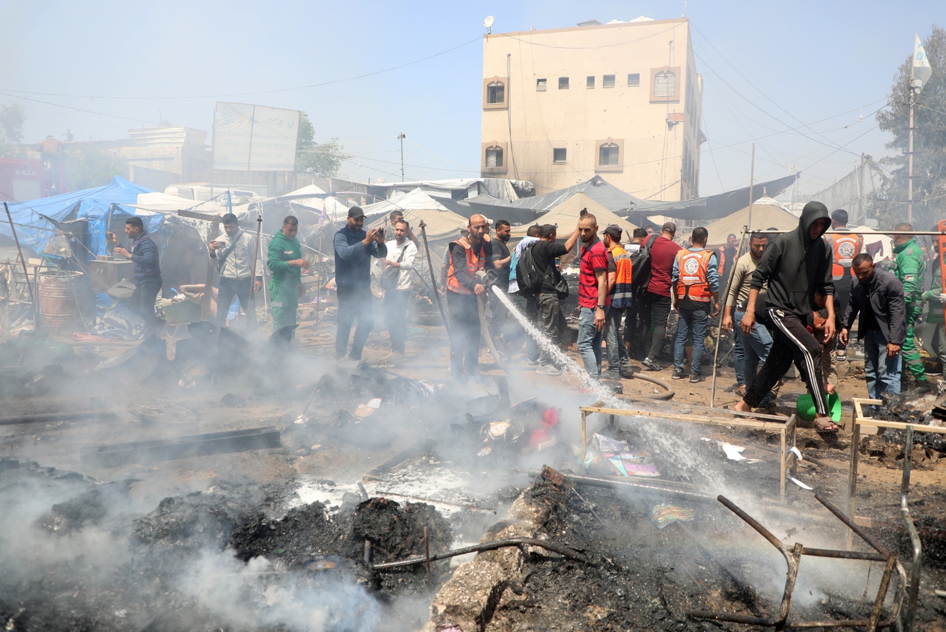 以军发动空袭	，32人死亡！卡塔尔等多方谴责！哈马斯：以军指控是“无稽之谈”