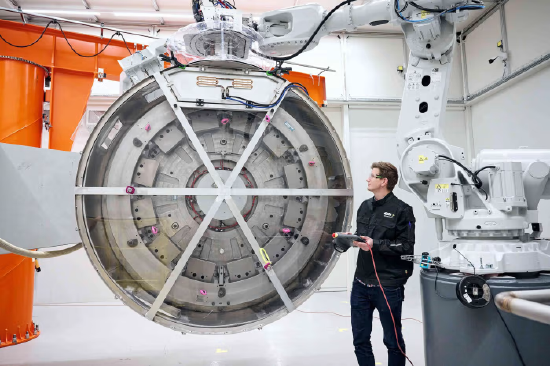 发动机部门收入强劲，梅尔罗斯工业实现税前利润扭亏